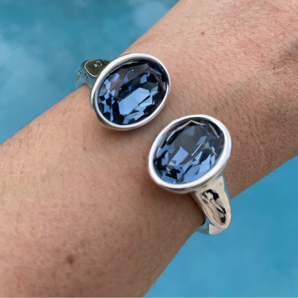 Uno de 50 Bracelet - NEVER SEEN - Silver with Blue Swarovski Crystal - Picture 8 of 14